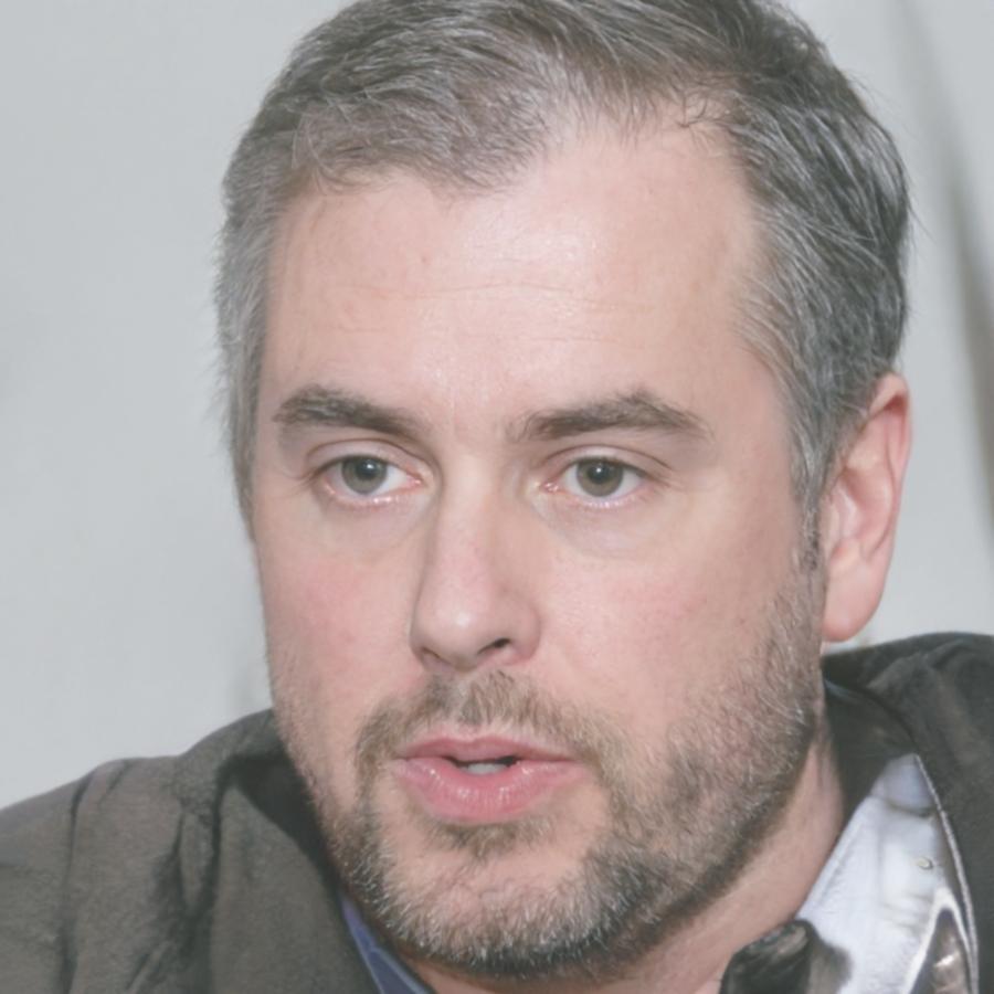 Retrato de Oihan Larrauri, analista financiero